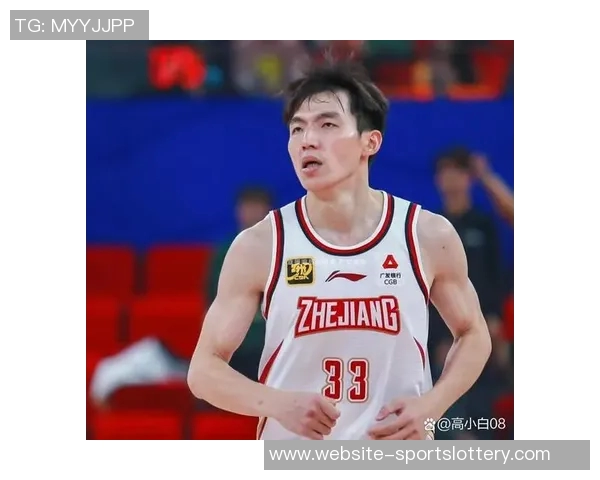 CBA赛季最佳阵容揭秘：胡金秋领衔一阵，吴前闪耀二阵，年度篮球盛事全解析