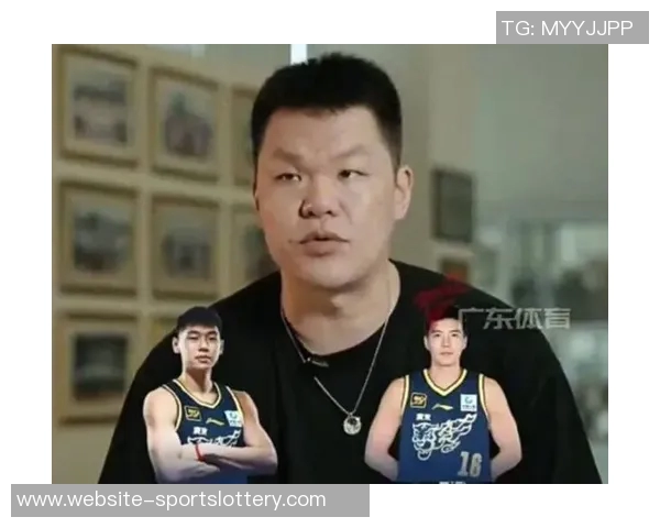 广东男篮队员为朱芳雨庆生,上演蛋糕洗脸的温馨与欢笑 广东男篮队员为朱芳雨庆生,上演蛋糕洗脸的温馨与欢笑